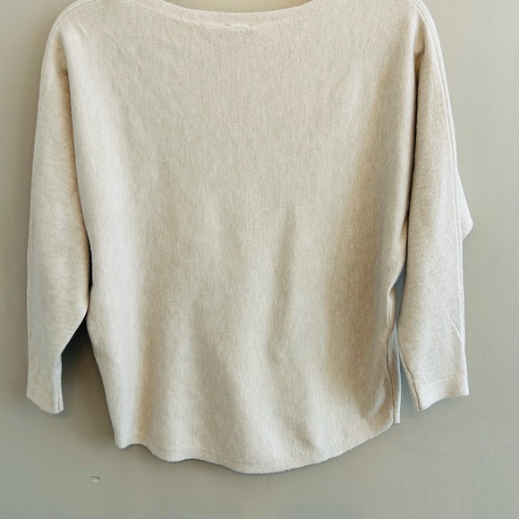 Aaeda light beige felted tulip embroidered batwing sweater size XS - Picture 11 of 15